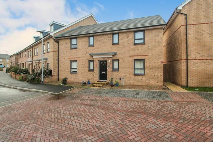 3 Bedroom Semi-Detached House To Rent In Tawny Avenue, Wixams, MK42