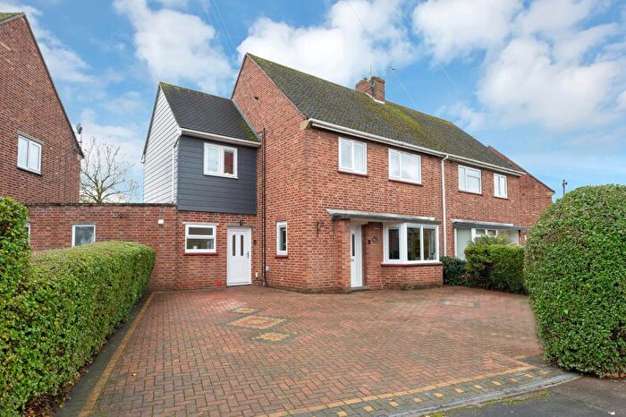 4 Bedroom Semi Detached House For Sale In Holland Road, Stamford, PE9