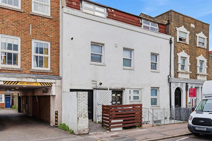 2 Bedroom Flat For Sale In Brooksby's Walk, London, E9