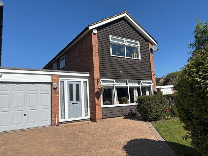 3 Bedroom Detached House For Sale In Wilshere Close, Kirby Muxloe, Leicester, LE9