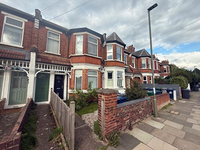 2 Bedroom Flat To Rent In Manor Park Road, East Finchley, N2