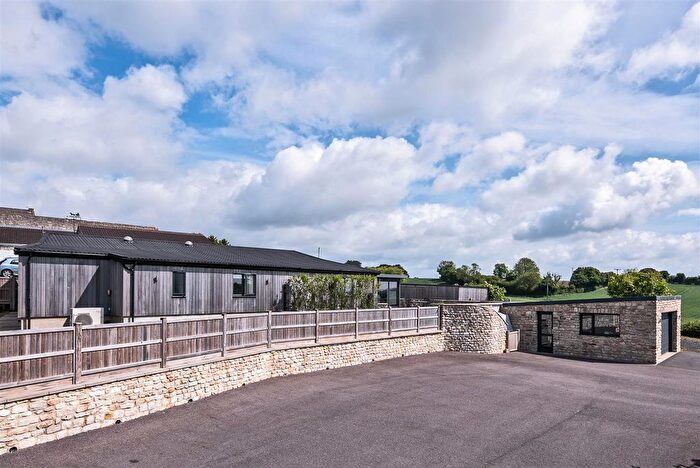 4 Bedroom Barn Conversion For Sale In Timsbury Road, Farmborough, Bath, BA2