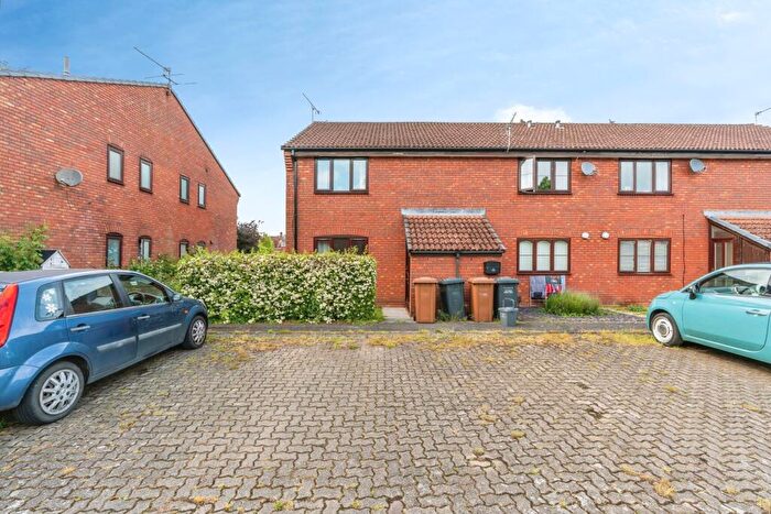 1 Bedroom Maisonette For Sale In Knatchbull Close, Romsey, Hampshire, SO51
