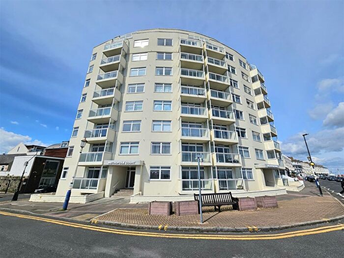 3 Bedroom Flat To Rent In Royal Parade, Eastbourne, BN22