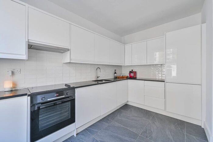 2 Bedroom Flat For Sale In Greenhaven Court, Marylebone, London, W1H
