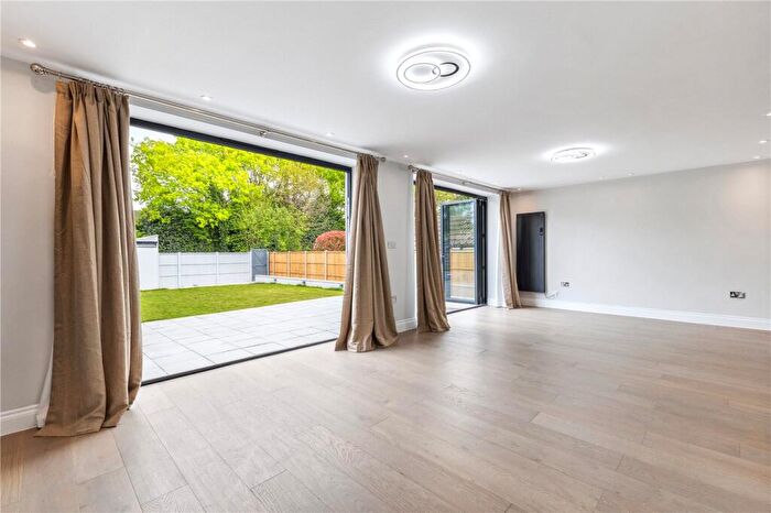 5 Bedroom Detached House For Sale In Sandy Lane, Chobham, Surrey, GU24