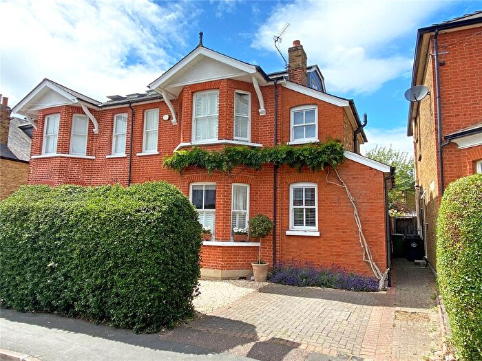 5 Bedroom Semi-Detached House For Sale In Winchester Road, Walton-On-Thames, KT12