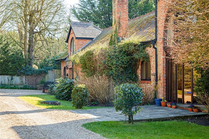 5 Bedroom Detached House For Sale In Poyle Road, Tongham, Farnham, Surrey, GU10