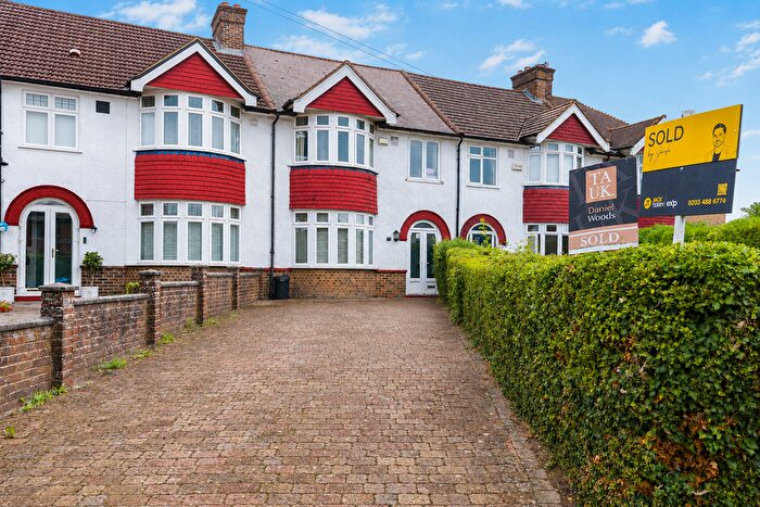 3 Bedroom Terraced House For Sale In Sunnybank, Warlingham, CR6