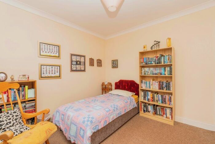 2 Bedroom Semi-Detached House For Sale In Shirley Park Road, Southampton, Hampshire, SO16