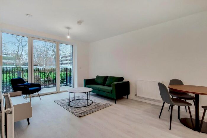 2 Bedroom Flat To Rent In Laurina Apartments, Carnation Gardens, Hayes, UB3