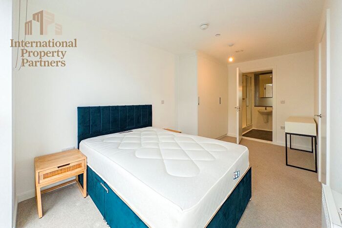 2 Bedroom Flat To Rent In The Boathouse, Clippers Quay, Salford, M50