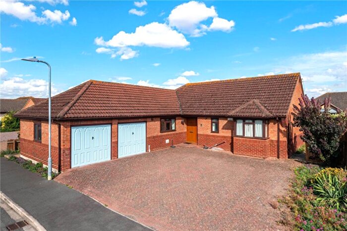 3 Bedroom Bungalow For Sale In Wingate Way, Bourne, Lincolnshire, PE10