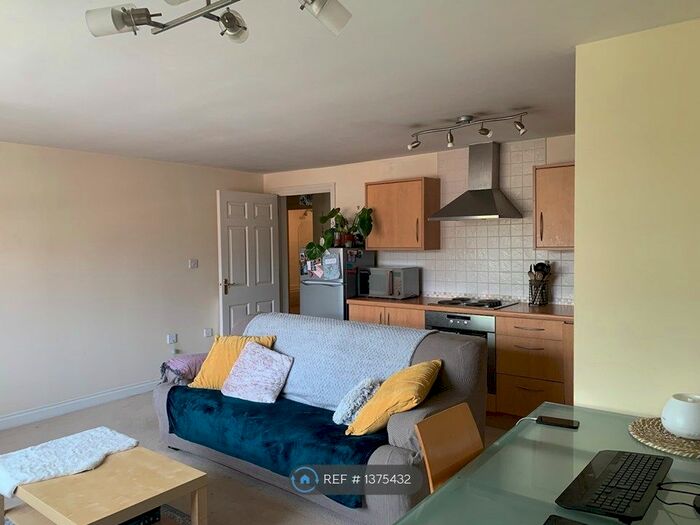1 Bedroom Flat To Rent In Birch Meadow Close, Warwick, CV34