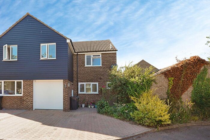 3 Bedroom Semi Detached House For Sale In Belmore Park, Ashford, TN24
