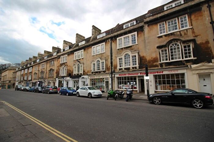 3 Bedroom Apartment To Rent In St. James's Parade, Bath, BA1
