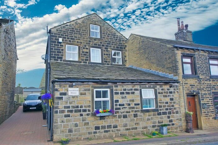3 Bedroom End Of Terrace House For Sale In Northfield, Barkisland, Barkisland, HX4
