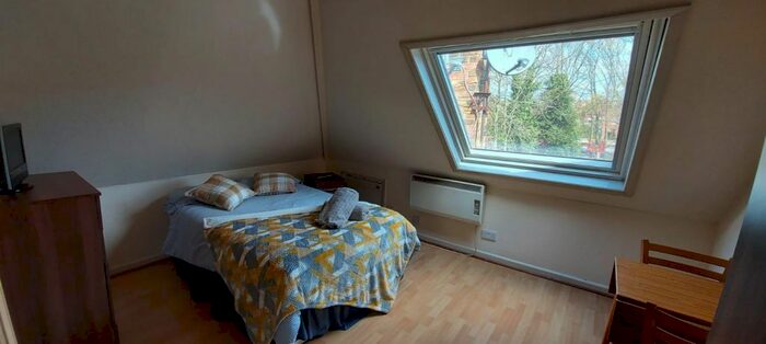 1 Bedroom Studio To Rent In Chatsworth Road, London, NW2