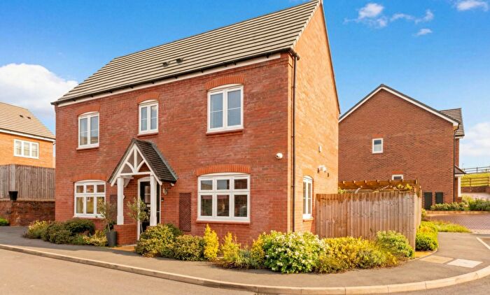 3 Bedroom Detached House For Sale In Gowling Close, Radford Semele, CV31