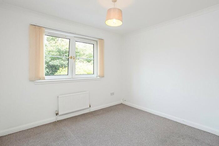 2 Bedroom Flat For Sale In Duddingston Park South, Duddingston, Edinburgh, EH15