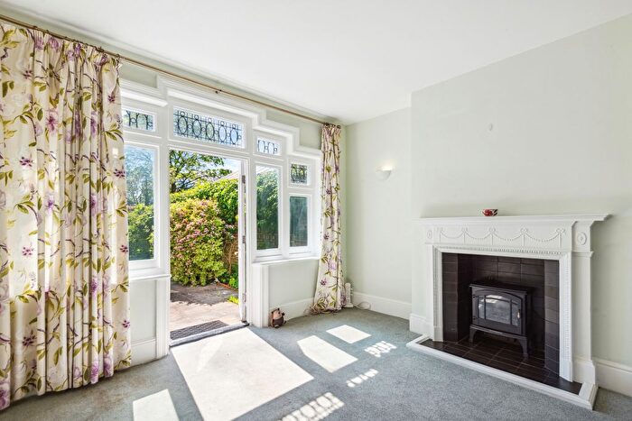 6 Bedroom Semi-Detached House To Rent In Rodway Road, Roehampton, SW15