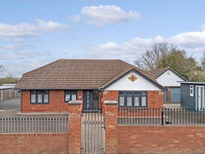 4 Bedroom Detached House For Sale In Clifton Road, Bowers Gifford, Basildon, Essex, SS13