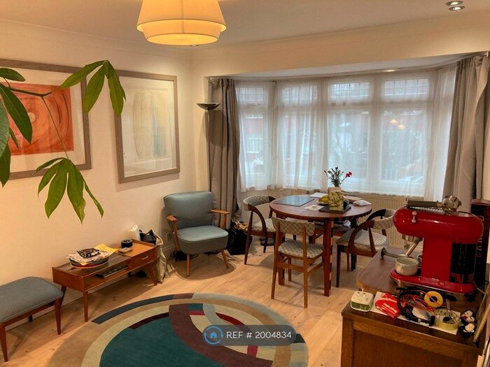 2 Bedroom Flat To Rent In Cheviot Gardens, London, NW2