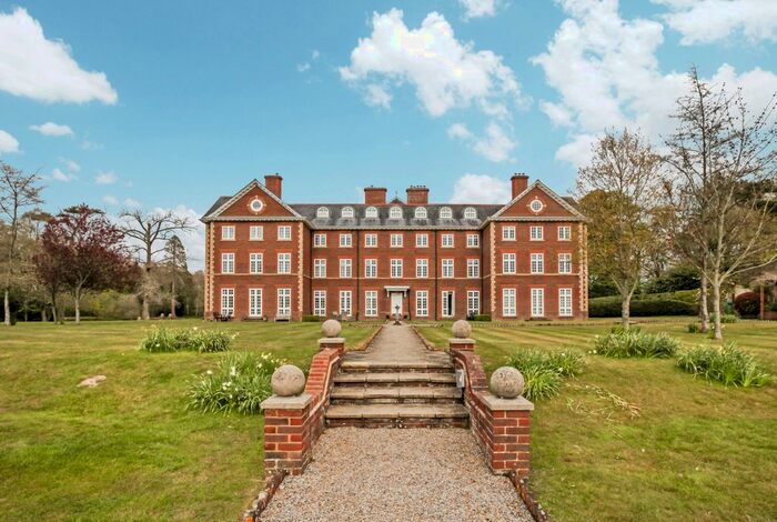 3 Bedroom Flat To Rent In Ends Place, Byfleets Lane, Warnham, Horsham RH12