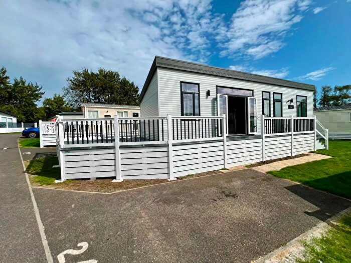 2 Bedroom Park Home For Sale In Tarka Holiday Park, Braunton Rd, Barnstaple, EX31