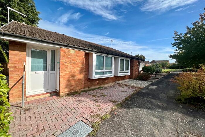 2 Bedroom Bungalow To Rent In Woking, Surrey, GU21