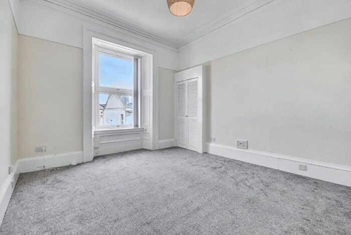 6 Bedroom Flat To Rent In West Blackhall Street, Inverclyde, Greenock, PA15