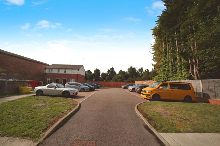 1 Bedroom Flat For Sale In Empress Road, Luton, LU3