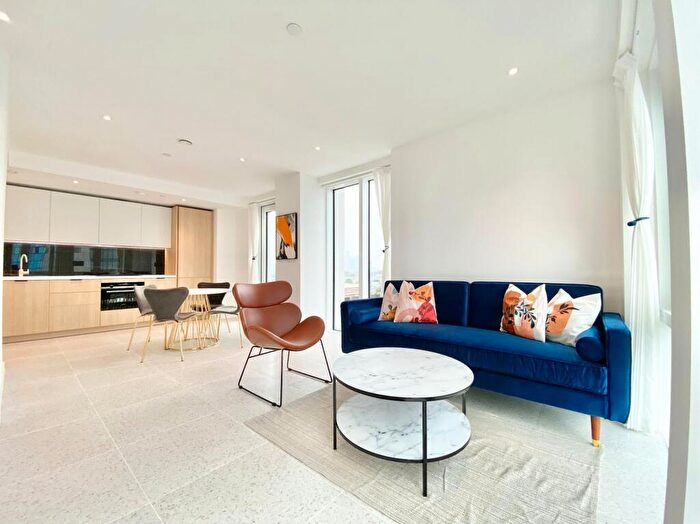 1 Bedroom Apartment To Rent In Cendal Crescent, Bouchon Point, E1