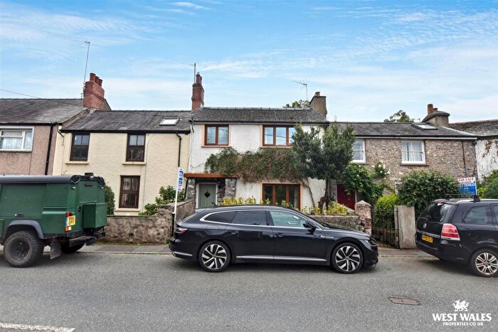 3 Bedroom Cottage For Sale In Holyland Road, Pembroke, SA71