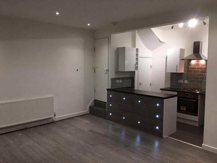 6 Bedroom Terraced House To Rent In Hartley Grove, Woodhouse, Leeds, LS6