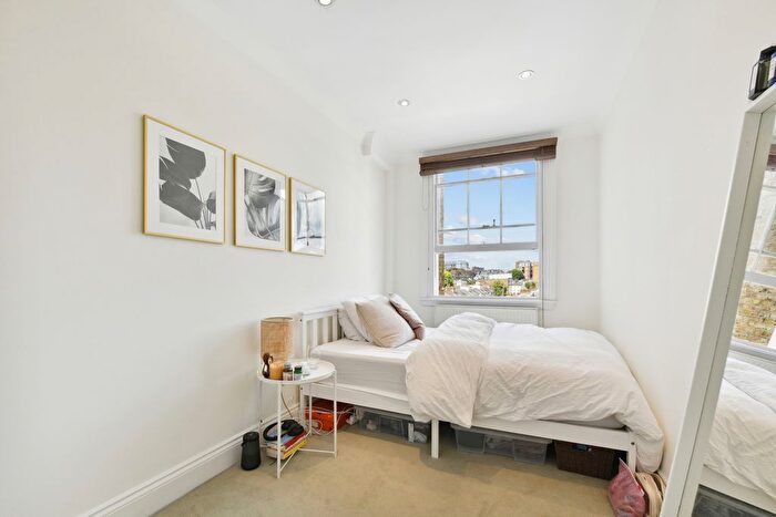 3 Bedroom Flat For Sale In Cornwall Gardens, South Kensington, SW7