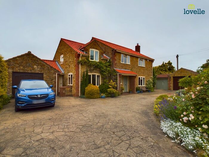 4 Bedroom Detached House For Sale In North Willingham, Market Rasen, LN8