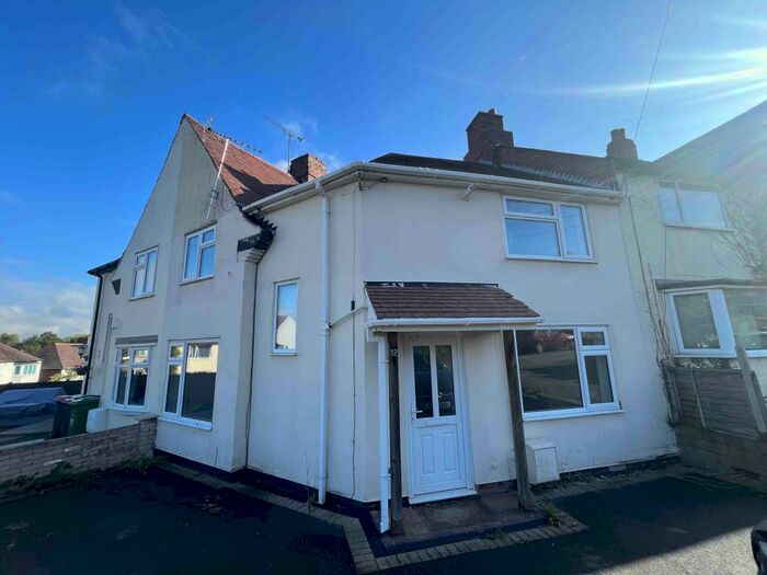 3 Bedroom House To Rent In James Street, CV7