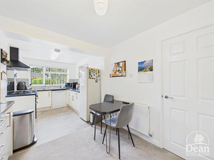 4 Bedroom Detached House For Sale In Bracken Close, Lydney, GL15