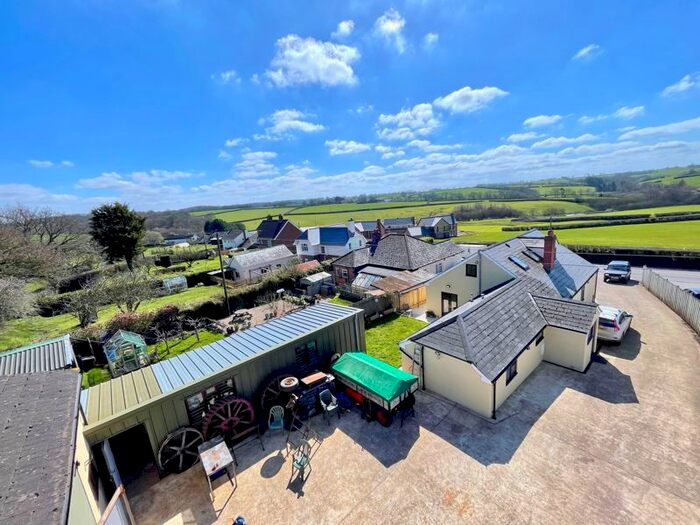 4 Bedroom Detached House For Sale In Nomansland, Tiverton, EX16