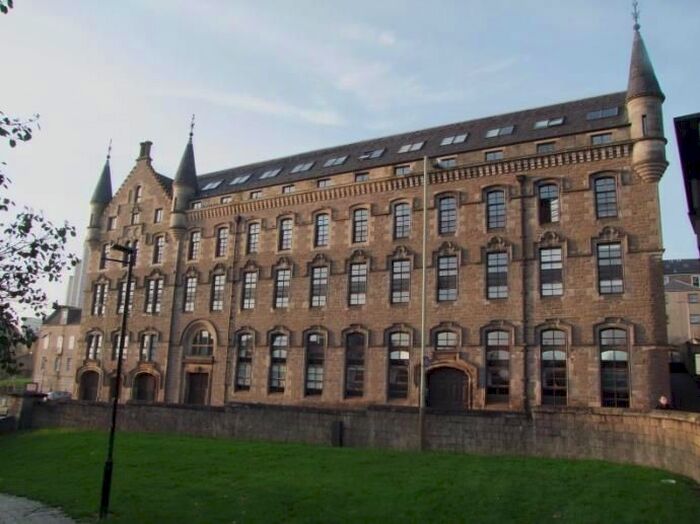 2 Bedroom Flat To Rent In D Bonnethill Place, Dundee, DD1