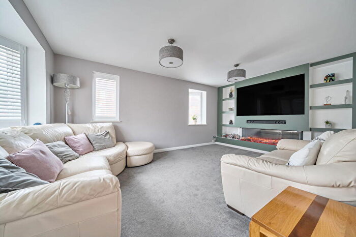 4 Bedroom Detached House For Sale In Sq Ft - Ensuites - Driveway For Cars - Woolbrook Close, ME8