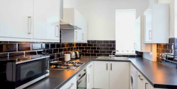 5 Bedroom House To Rent In Milford Street, Manchester, M6