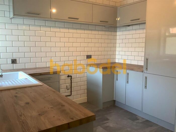 3 Bedroom Terraced House To Rent In Wharton Street, Grimsby, DN31