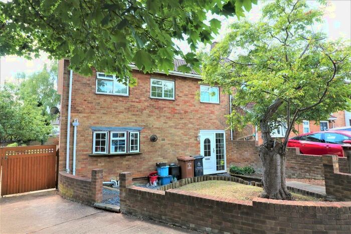 3 Bedroom End Of Terrace House To Rent In Longfields, Stevenage, SG2