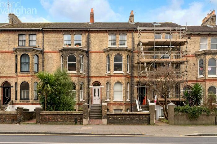 3 Bedroom Flat To Rent In Gladstone Terrace, Brighton, East Sussex, BN2