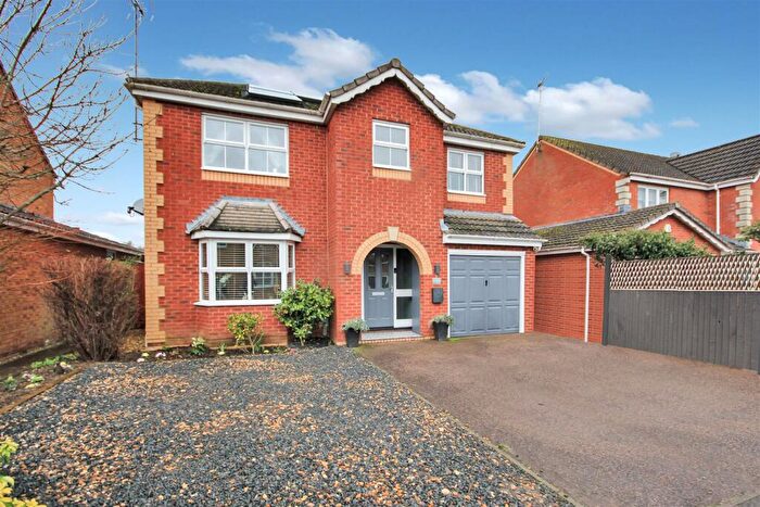 4 Bedroom Detached House For Sale In Ballantyne Road, Rushden, NN10