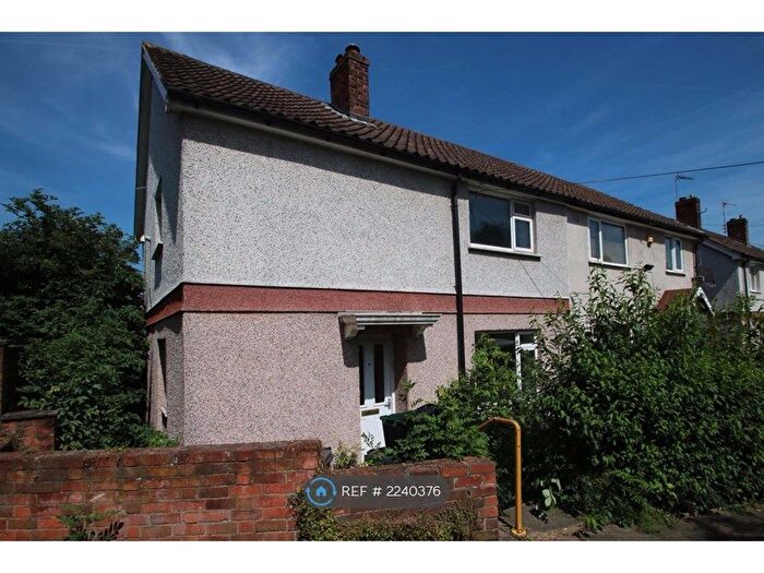 3 Bedroom Semi-Detached House To Rent In Calverton Avenue, Nottingham, NG4