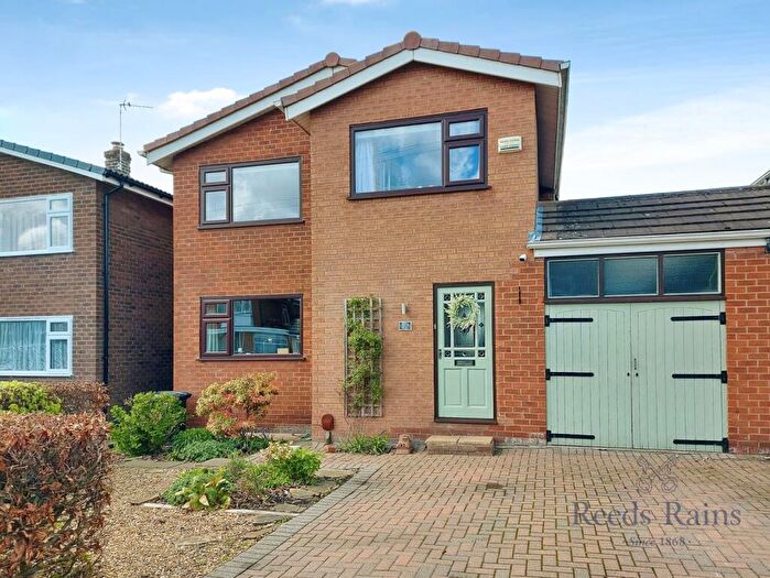 3 Bedroom Link Detached House For Sale In Lindow Fold Drive, Wilmslow, Cheshire, SK9