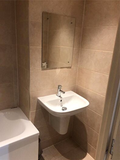1 Bedroom Flat To Rent In Grove House, Skerton Road, M16